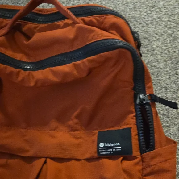 Lululemon Everyday Backpack 2.0 - Picture 4 of 7